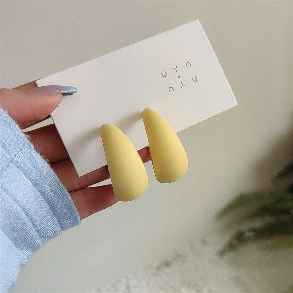 Khuyên Tai Chữ C Màu Kẹo Ngọt Tươi Tắn Thời Trang