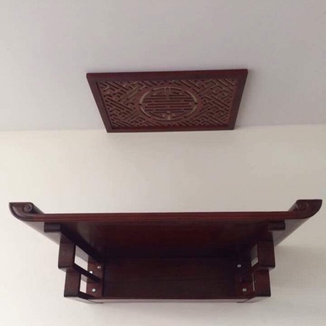 Bàn thờ treo tường gỗ sồi kt 61x107 kèm chắn khói 61