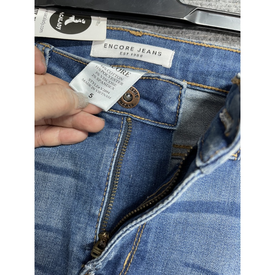 Quần Jeans Nữ Lẻ Size Xanh Trung Lỗi Sượt Dơ Nhẹ - Size 5