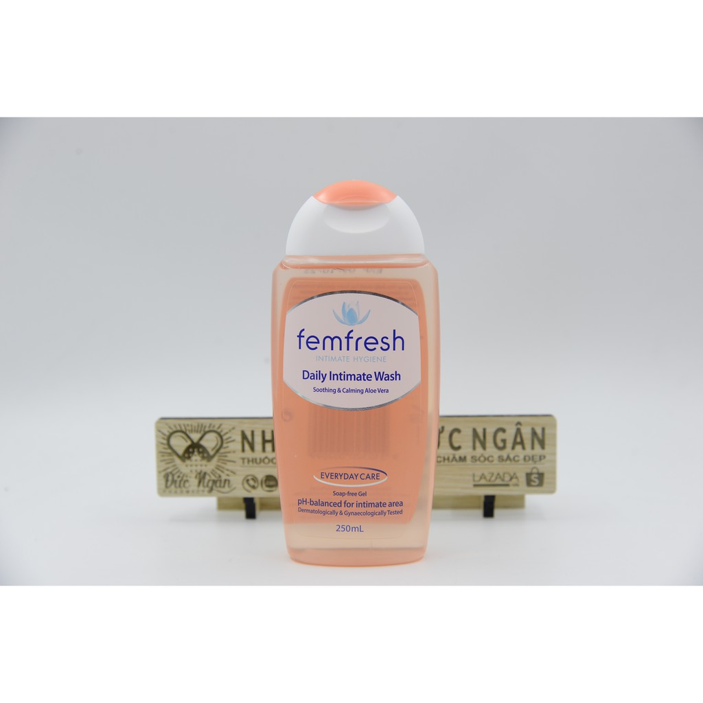 Dung dịch vệ sinh phụ nữ Femfresh nhiều màu -  250ml