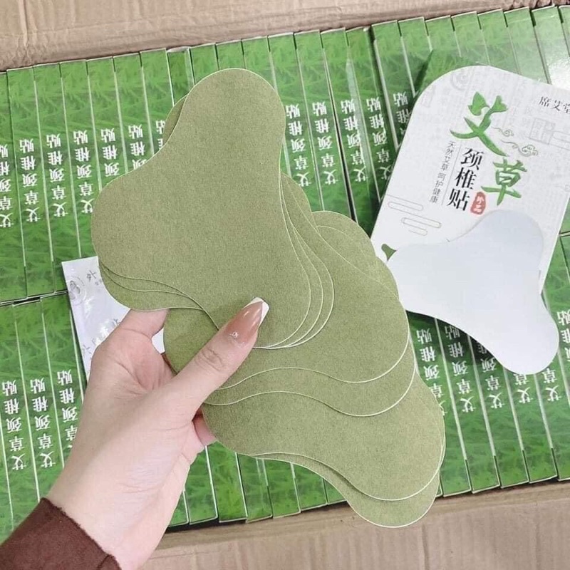 Hộp 12 miếng dán Ngải cứu giảm đau vai gáy cổ
