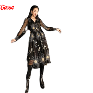 Đầm ren đen thêu dệt, họa tiết, dáng xòe dài tay (Limitted) Toson 49556B52