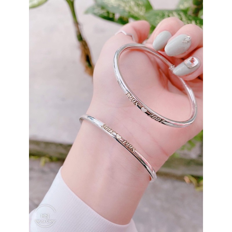 vòng bạc ta khắc tên đủ cỡ