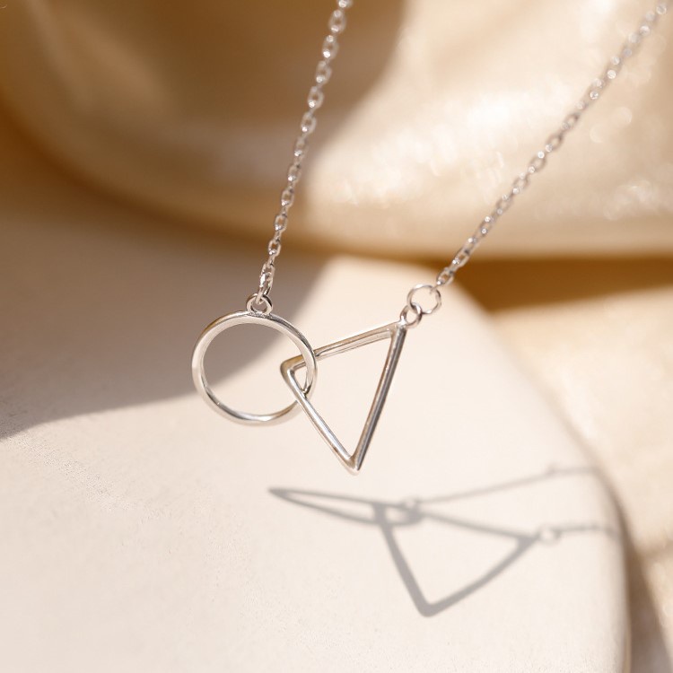 Dây chuyền bạc nữ Evasilver mặt hình tam giác lồng hình tròn, Vòng cổ chất liệu bạc ta xinh xắn cá tính