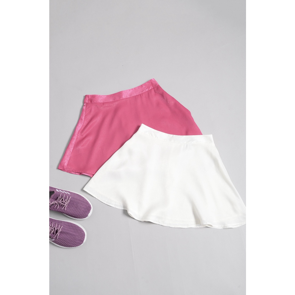 Chân váy satin mini dáng xòe F21
