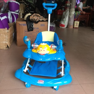 Xe tập đi cho bé từ 10 tháng tuổi