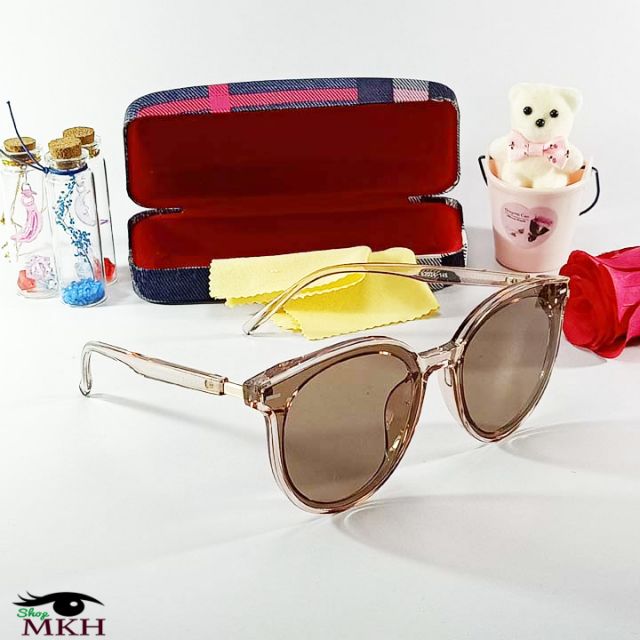 Mắt kính thời trang trẻ trung, năng động_chong tia UV 400 và tia cực tím