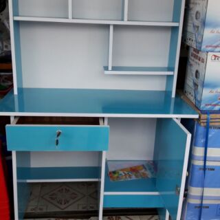 Bàn học sinh có kệ sách mới 100% (freeship hcm)