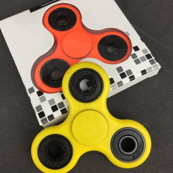 Con quay FIDGET SPINNER nhiều màu