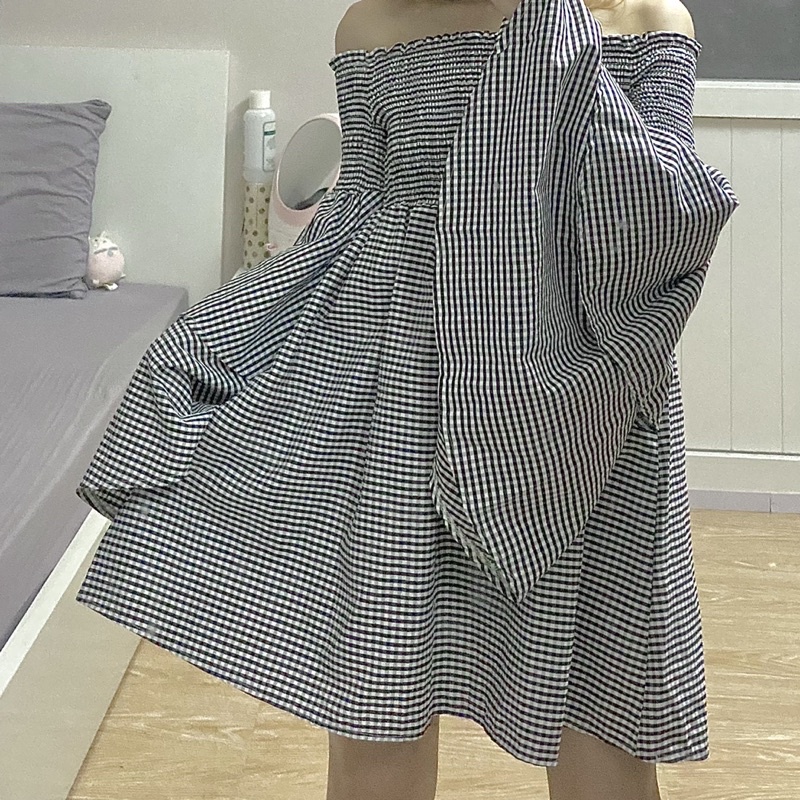 ĐẦM TRỄ VAI TAY XOÈ