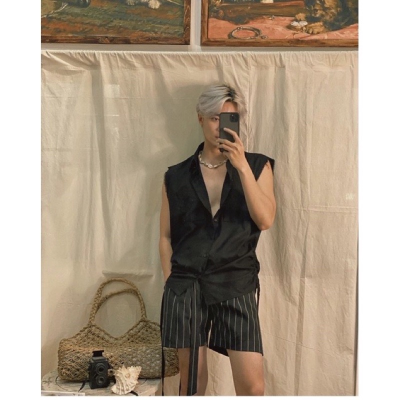 Sơmi Nam sát nách đen nút trụ Unisex