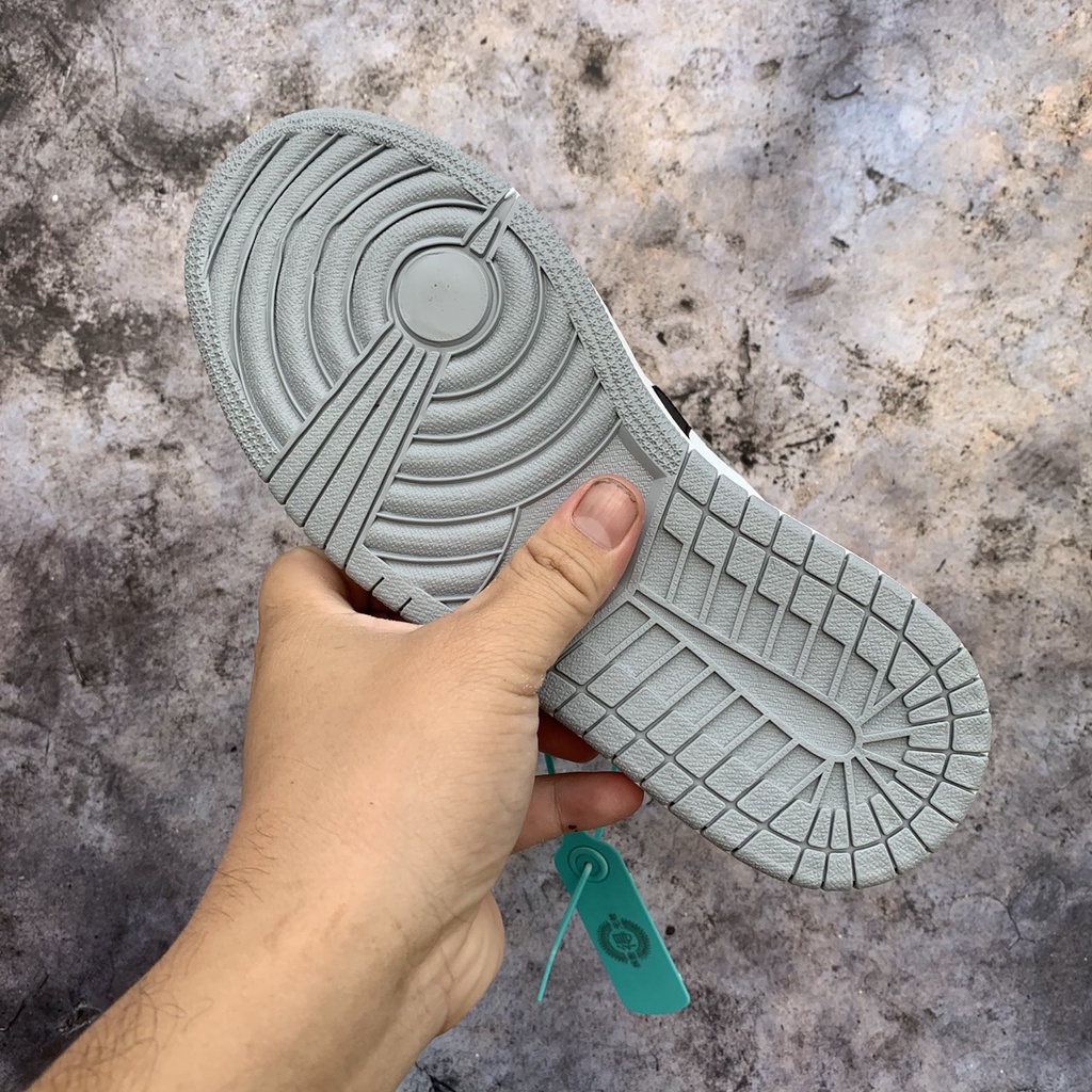 Giày thể thao Jordan xám chỉ đỏ cổ thấp nam nữ Giày sneaker JD 1 xám cổ thấp mới nhất,hót nhất