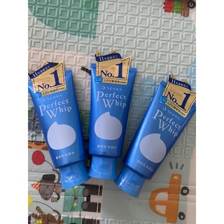 sữa rửa mặt Perfect Whip