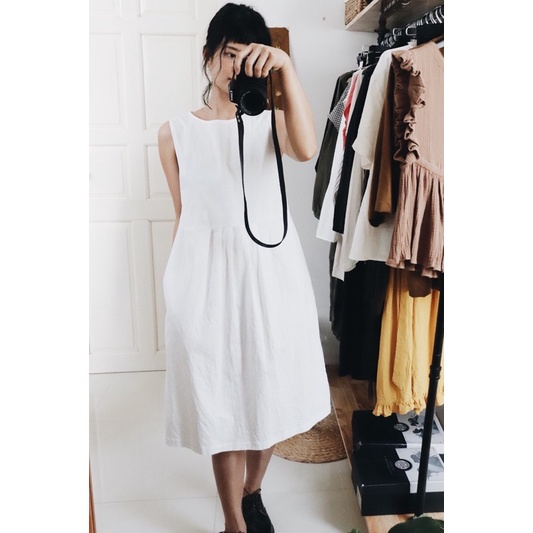 Đầm ba lỗ dáng dài  linen sợi tre Nhật màu trắng vintage dễ thương chất dày đẹp thiết kế cao cấp CALM