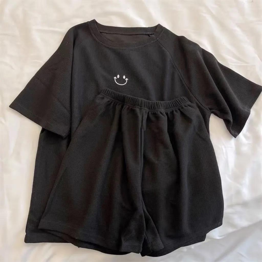 Bộ Đồ Ngủ Áo Tay Ngắn Phối Quần Short Vải Lụa Lạnh Mỏng Dáng Rộng Thoải Mái Thời Trang Mùa Hè Cho Học Sinh