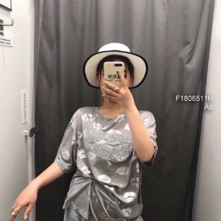 Áo thun giấy họa tiết môi from rộng QC!