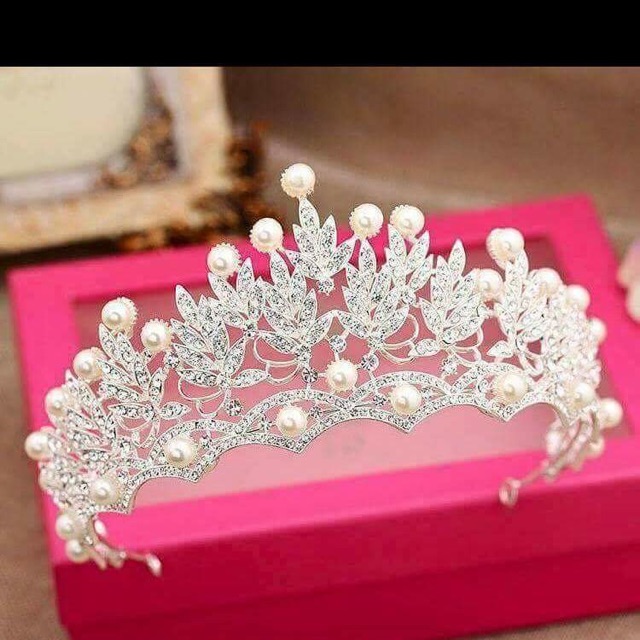 (Video thật) Vương miện cô dâu