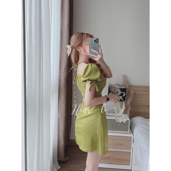 Váy thiết kế cổ yếm sexy 2 màu xanh cốm/trắng (hàng sẵn)