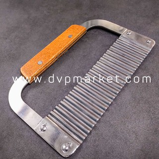 Dụng cụ cắt bột cán gỗ