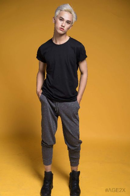 Áo thun trơn đen LOẠI 1 AGE2X | BigBuy360 - bigbuy360.vn