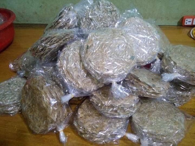 Bánh tráng cá cơm sông sê san đặc sản gia lai ( bì 10 miếng)