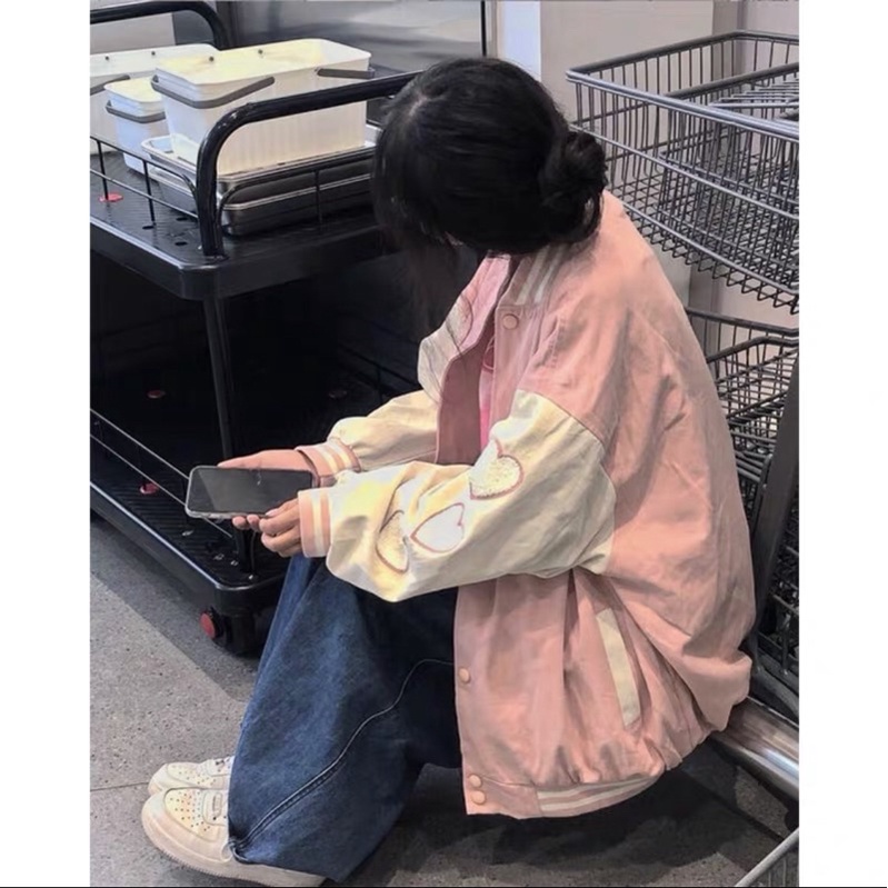Áo khoác bomber hoạ tiết trái tim màu hồng(order taobao 12-14 ngày )