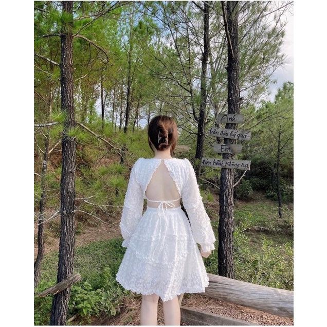 Đầm cut-out eo hở lưng lông vũ