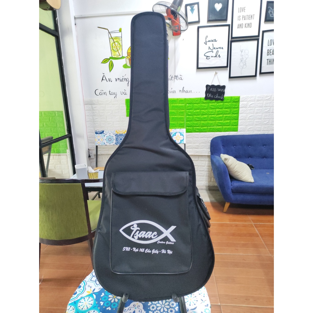 Bao vải 3 lớp đàn guitar. Bao đựng đàn guitar chất liệu vải 3 lớp. Có 2 quai đeo và 1 quai xách.