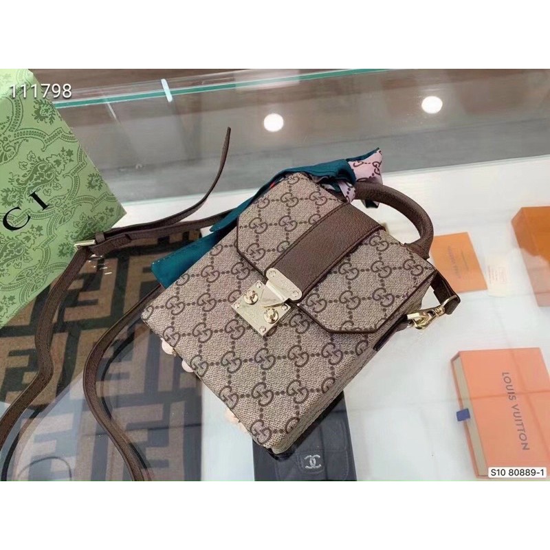 Túi Gucci mini dáng hộp cá tính