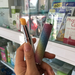 Son dưỡng cầu vồng