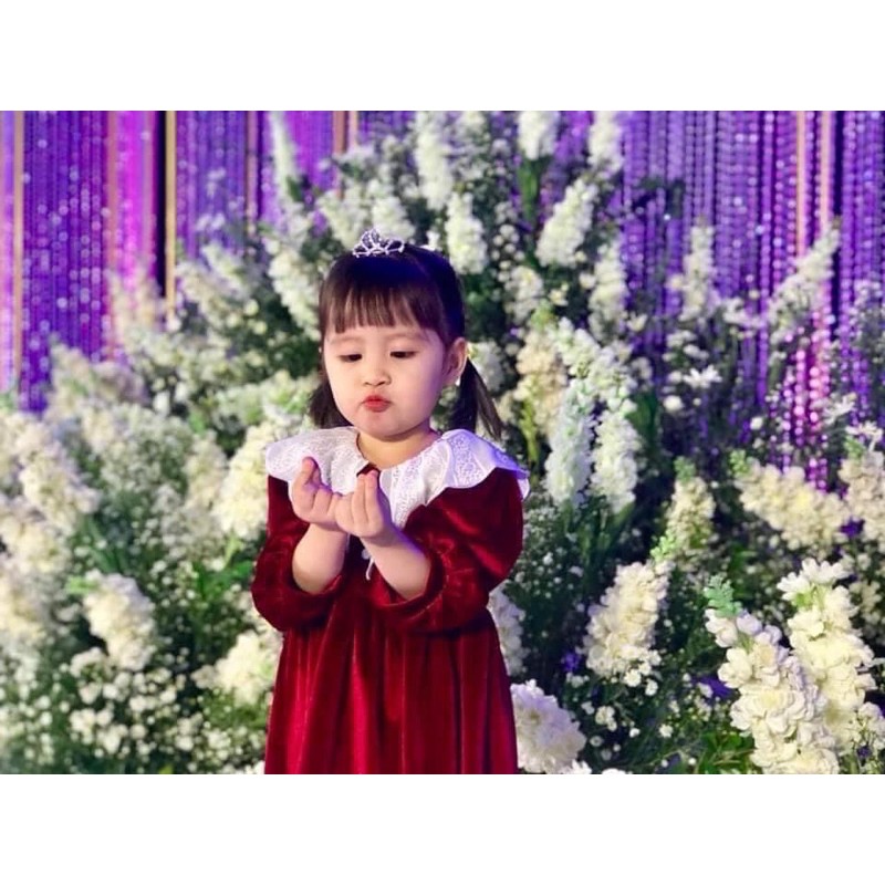 VÁY NHUNG ĐO CỔ REN TRẮNG CHO BÉ