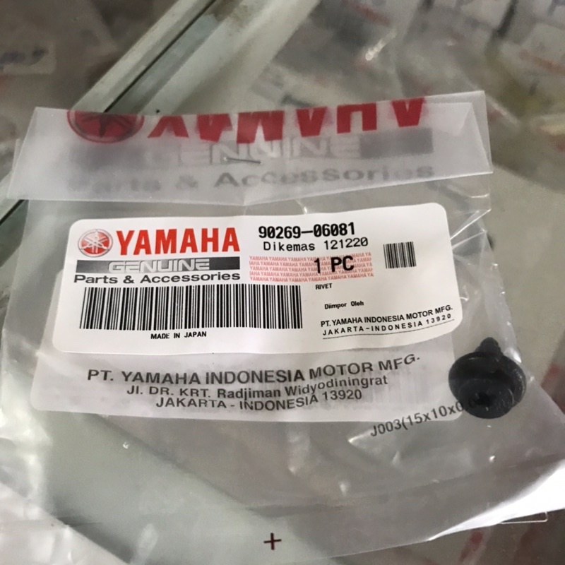 90269-06081 | Đinh RIVET, vít, lẫy dàn áo YAMAHA