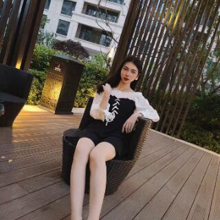 Váy trễ vai phối tay nơ
