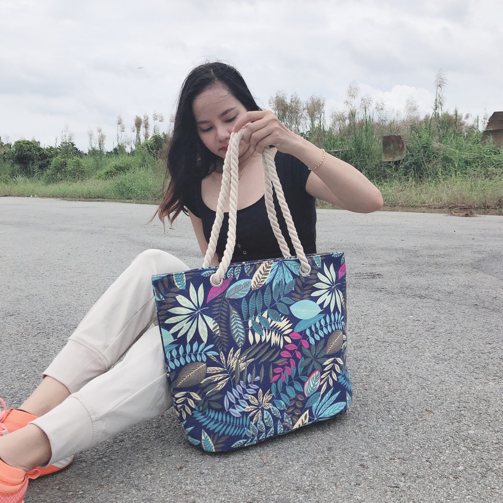 Túi xách vải bố canvas, thiết kế thời trang in hình họa tiết giá rẻ, đựng được giấy tờ A4 (Nhiều mẫu mã để lựa)