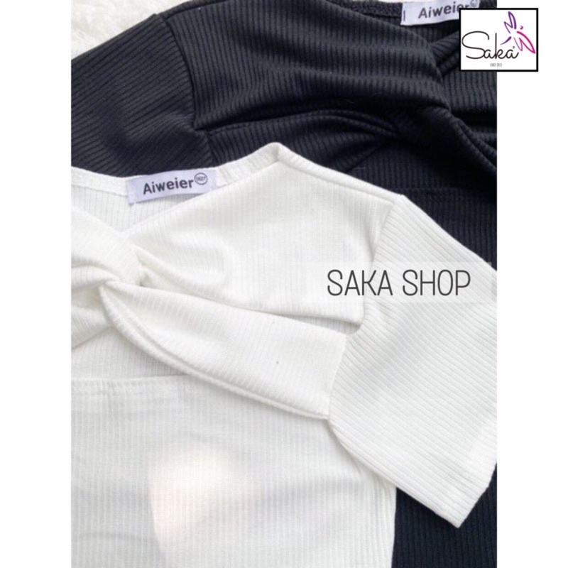 Áo thun croptop nữ cổ phối chéo hai màu trắng đen