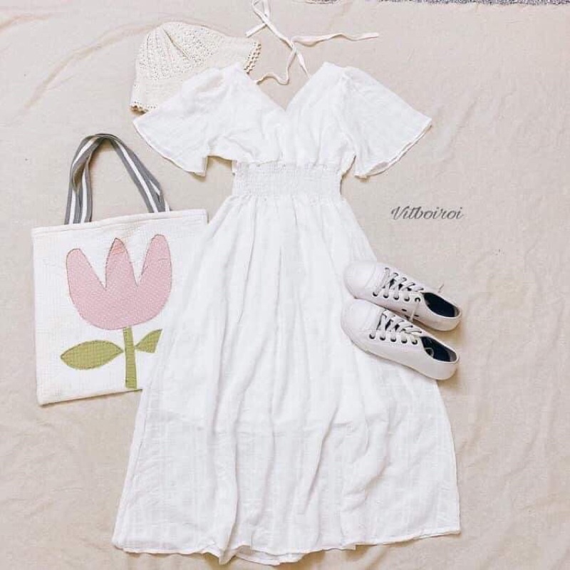 váy trắng cổ V