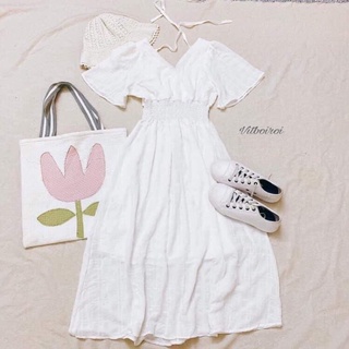Váy trắng cổ V