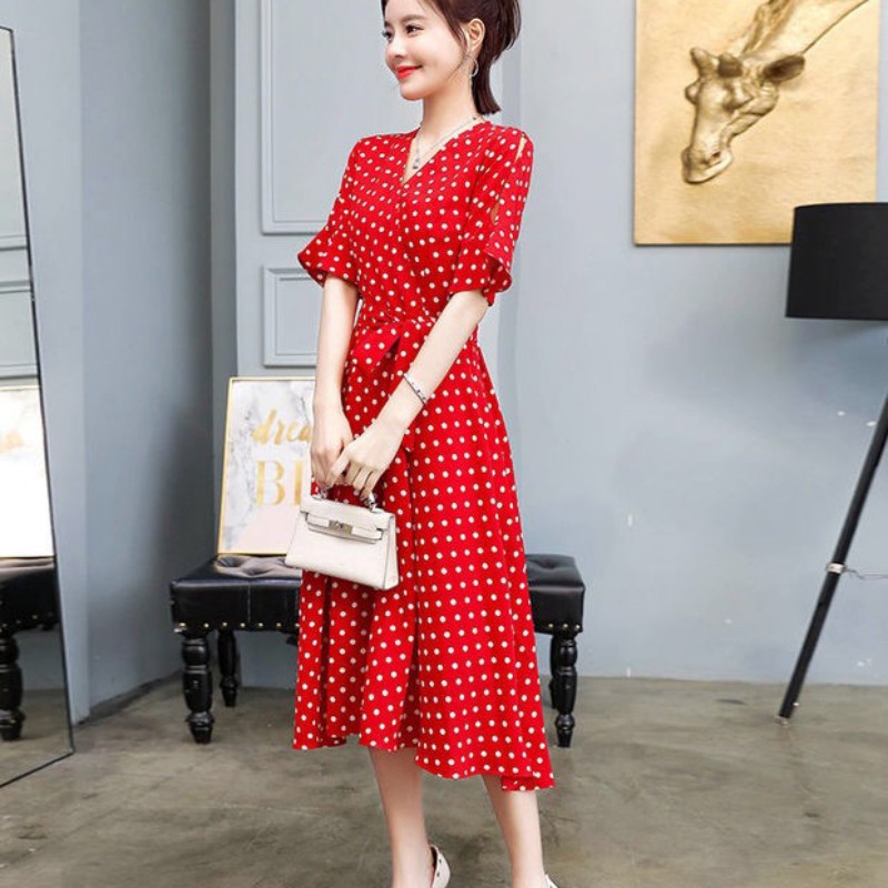 Đầm tay ngắn dáng chữ A hoạ tiết chấm bi thiết kế cổ chữ V nữ tính