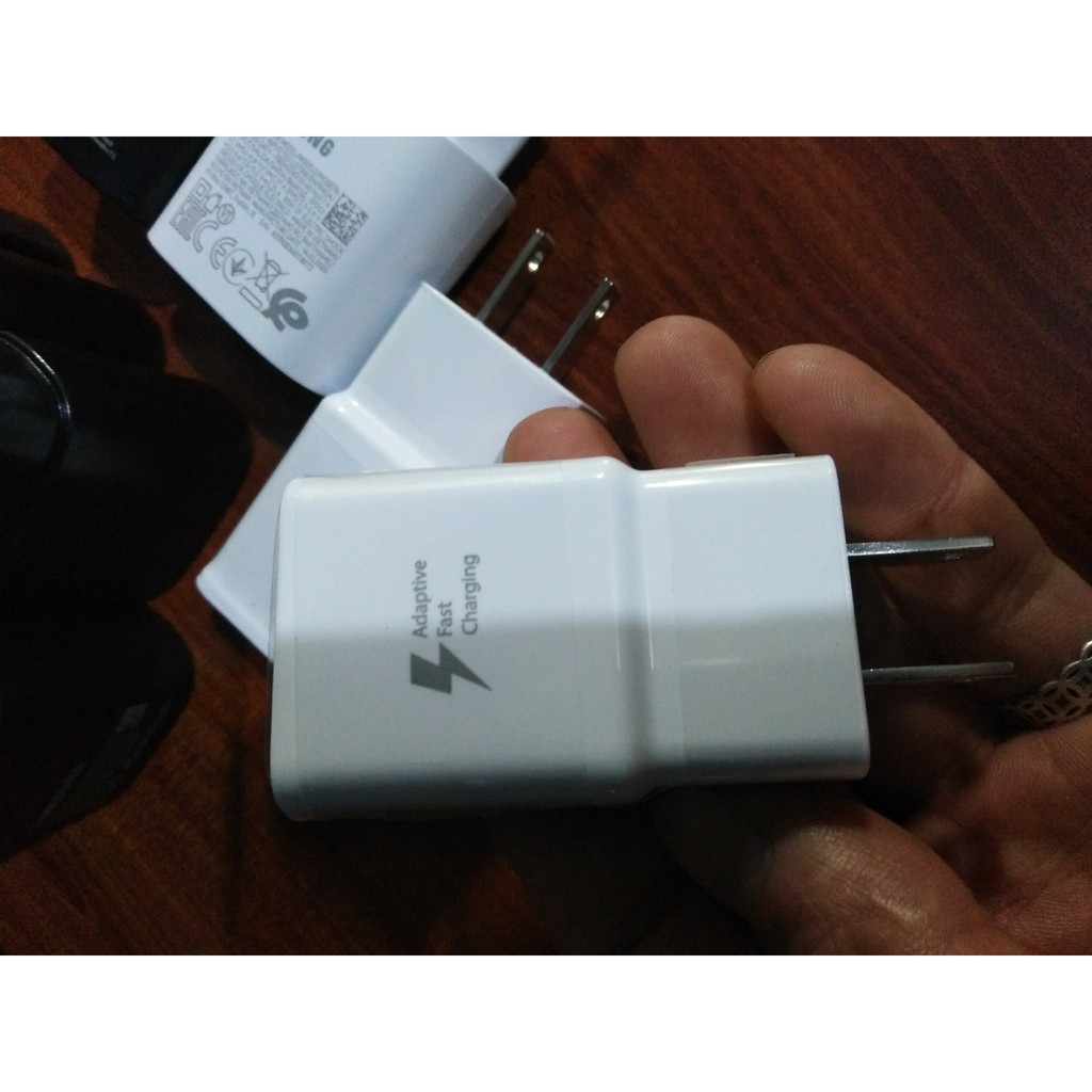 Củ sạc Samsung có hỗ trợ sạc nhanh tiêu chuẩn Quick charge 3.0 chính hãng (bảo hành 12 tháng)