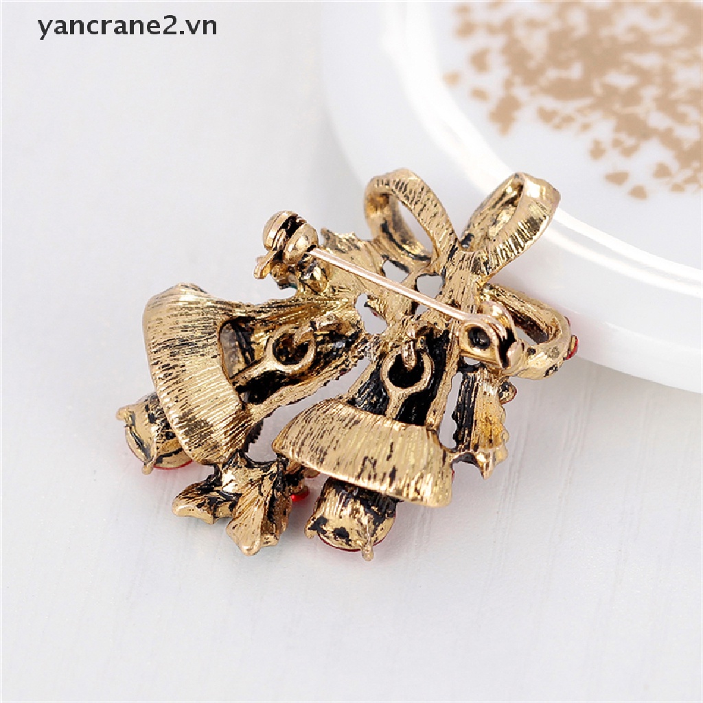 1 Huy Hiệu Cài Áo Hình Chuông Giáng Sinh Đính Đá Dễ Thương Thời Trang {yancrane2.vn}