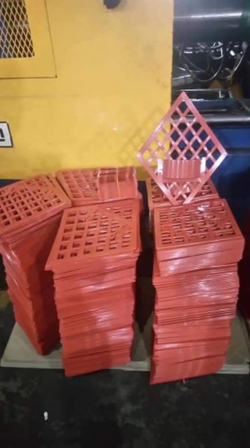 Vỉ treo nhựa treo tường
