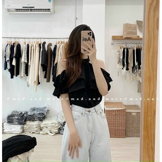 Áo cổ yếm bèo ngực