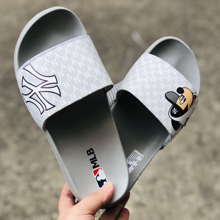 Dép quai ngang nam nữ 𝐌𝐋𝐁 mlb mickey xám FREESHIP + hộp chất xịn 1-1, lót dày, in 3d không tróc, tem tag mác đầy đủ