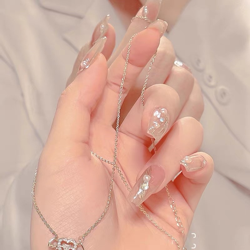Nail box thiết kế vẽ viền tráng gương đính ngọc sang chảnh