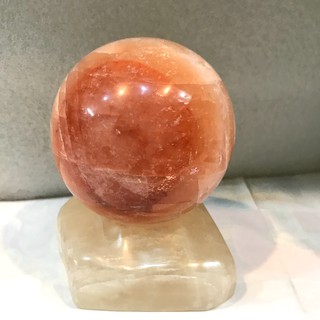 Cầu bi đá tự nhiên trắng và trong thấu quang cho người mệnh Thủy và Kim đường kính 10 chất đá canxide trong