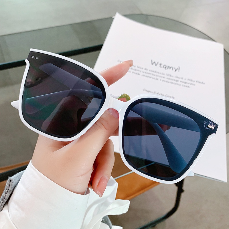 Kính Mát Chống Tia UV Mới Cho Cả Nam Và Nữ