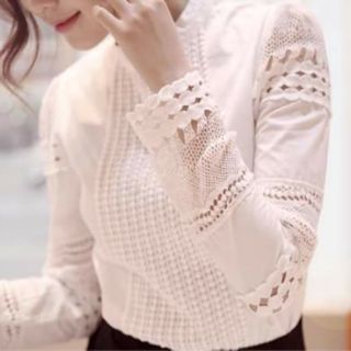 Áo sơ mi trắng cách điệu