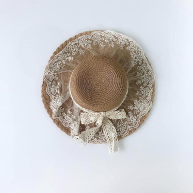 Mũ cói rộng vành