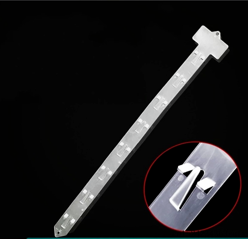 Dải trưng bày bánh snack bằng nhựa PVC trong suốt có móc treo tiện dụng cho cửa hàng tạp hóa siêu thị