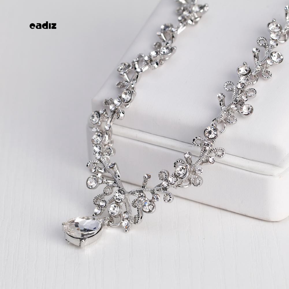 Bộ dây chuyền + bông tai hình giọt nước đính đá sang trọng